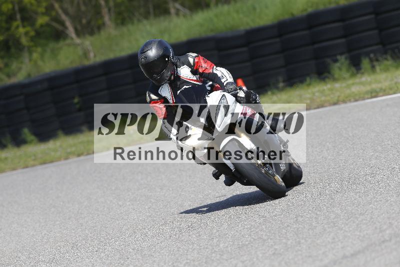 /Archiv-2025/09 22.04.2025 Cornu Master School ADR/rot-rouge/4